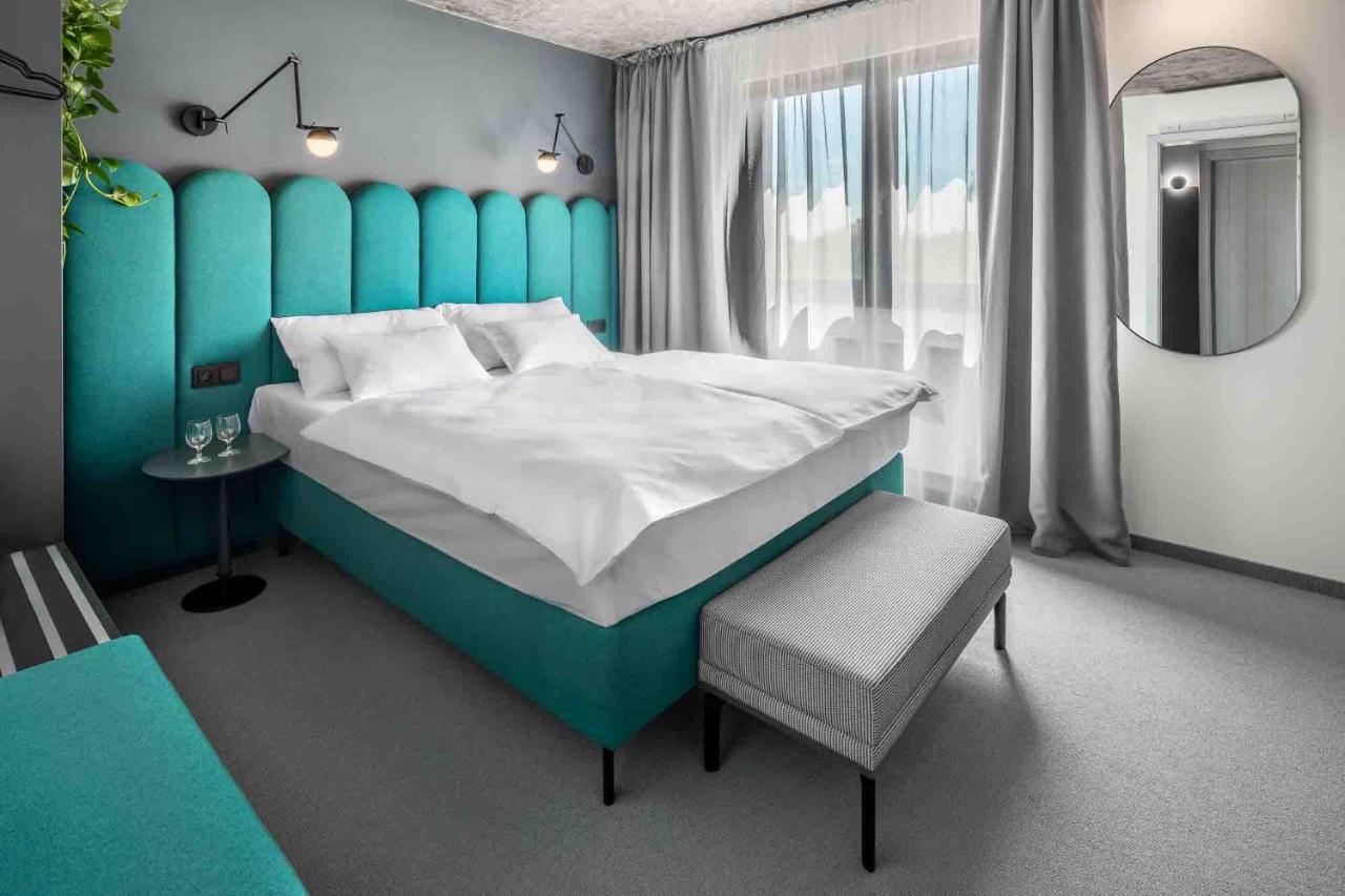 Boutique Hotel Mezi Svy Hradec Králové Exteriör bild