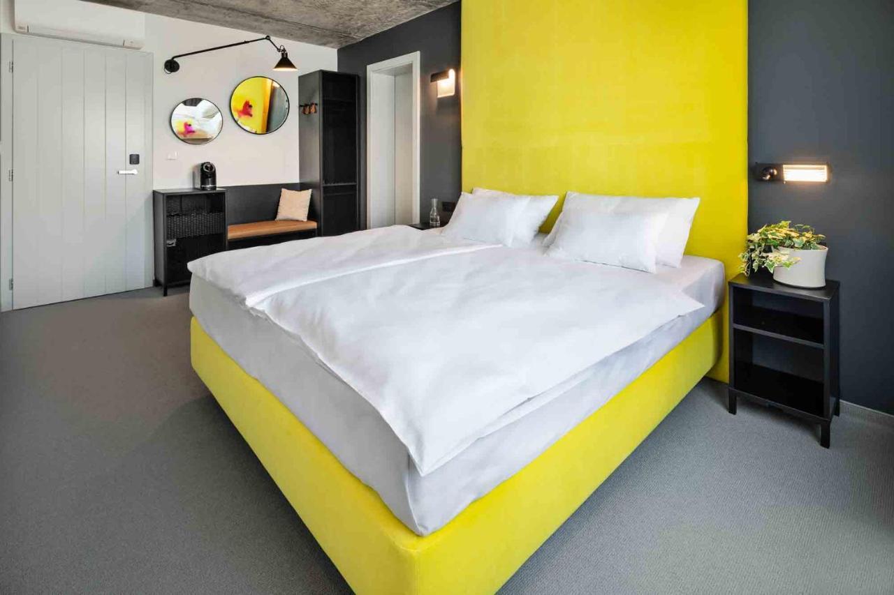 Boutique Hotel Mezi Svy Hradec Králové Exteriör bild