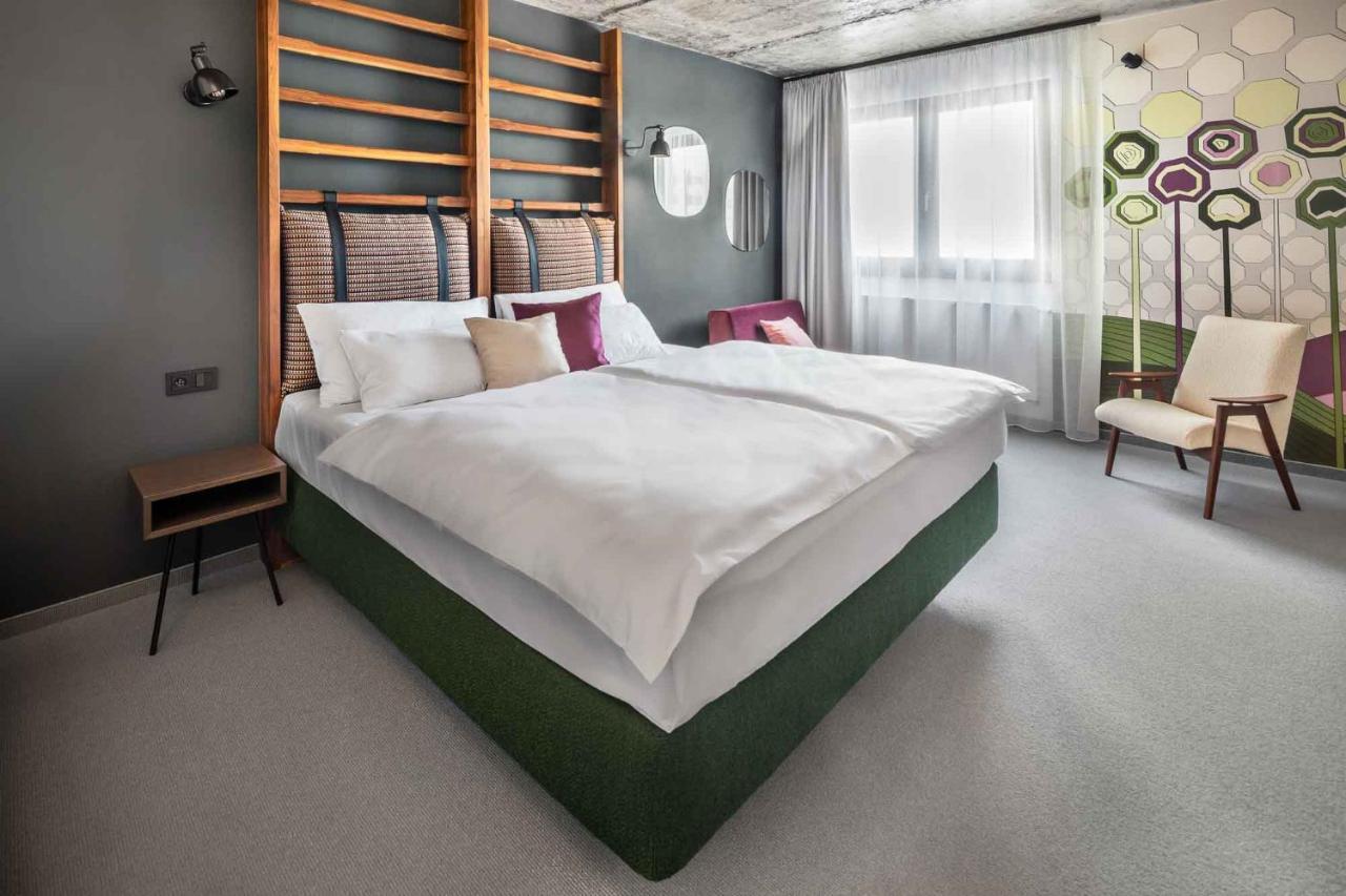 Boutique Hotel Mezi Svy Hradec Králové Exteriör bild