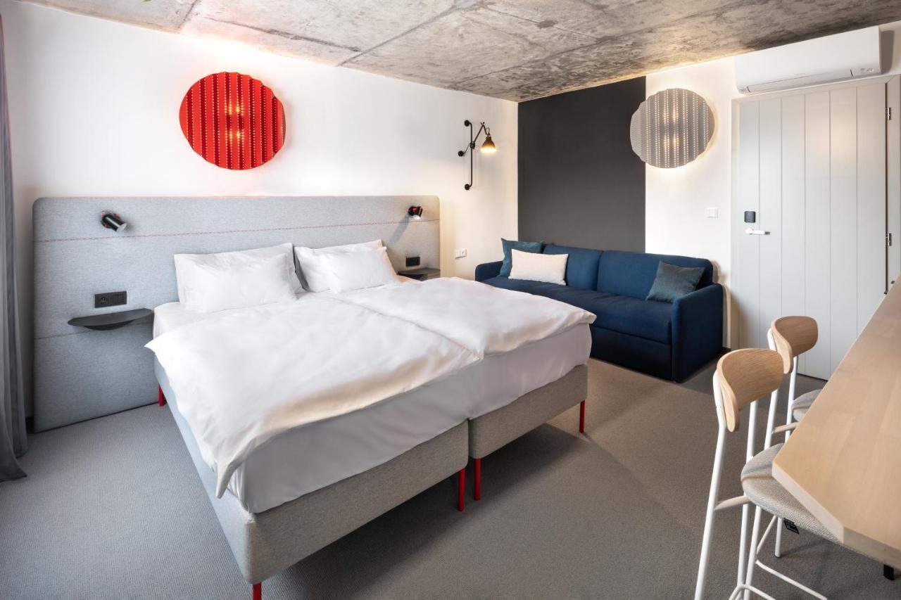 Boutique Hotel Mezi Svy Hradec Králové Exteriör bild